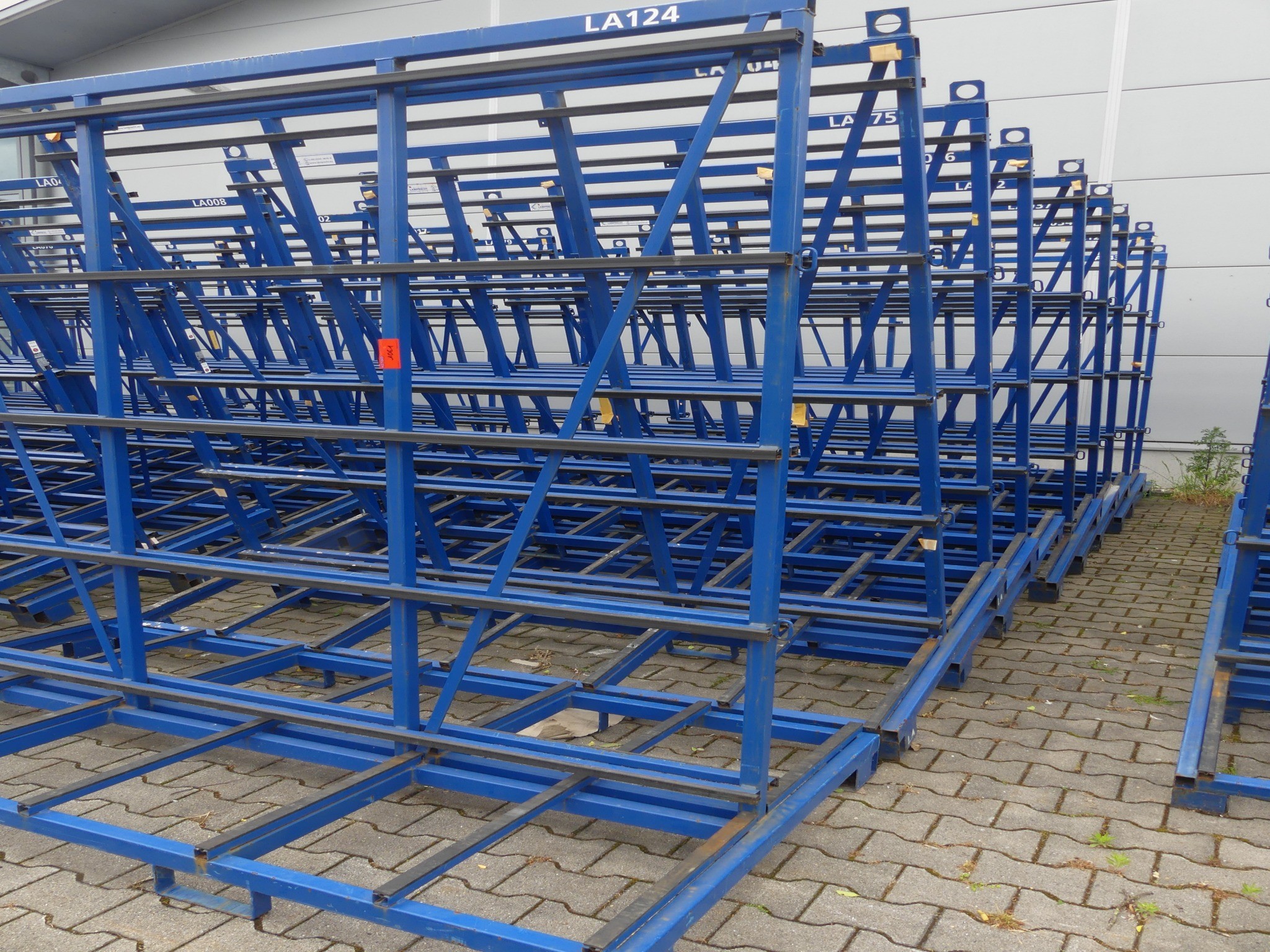 Oprema in dodatki za delavnico iz nekdanjega podjetja za kovinske konstrukcije-2