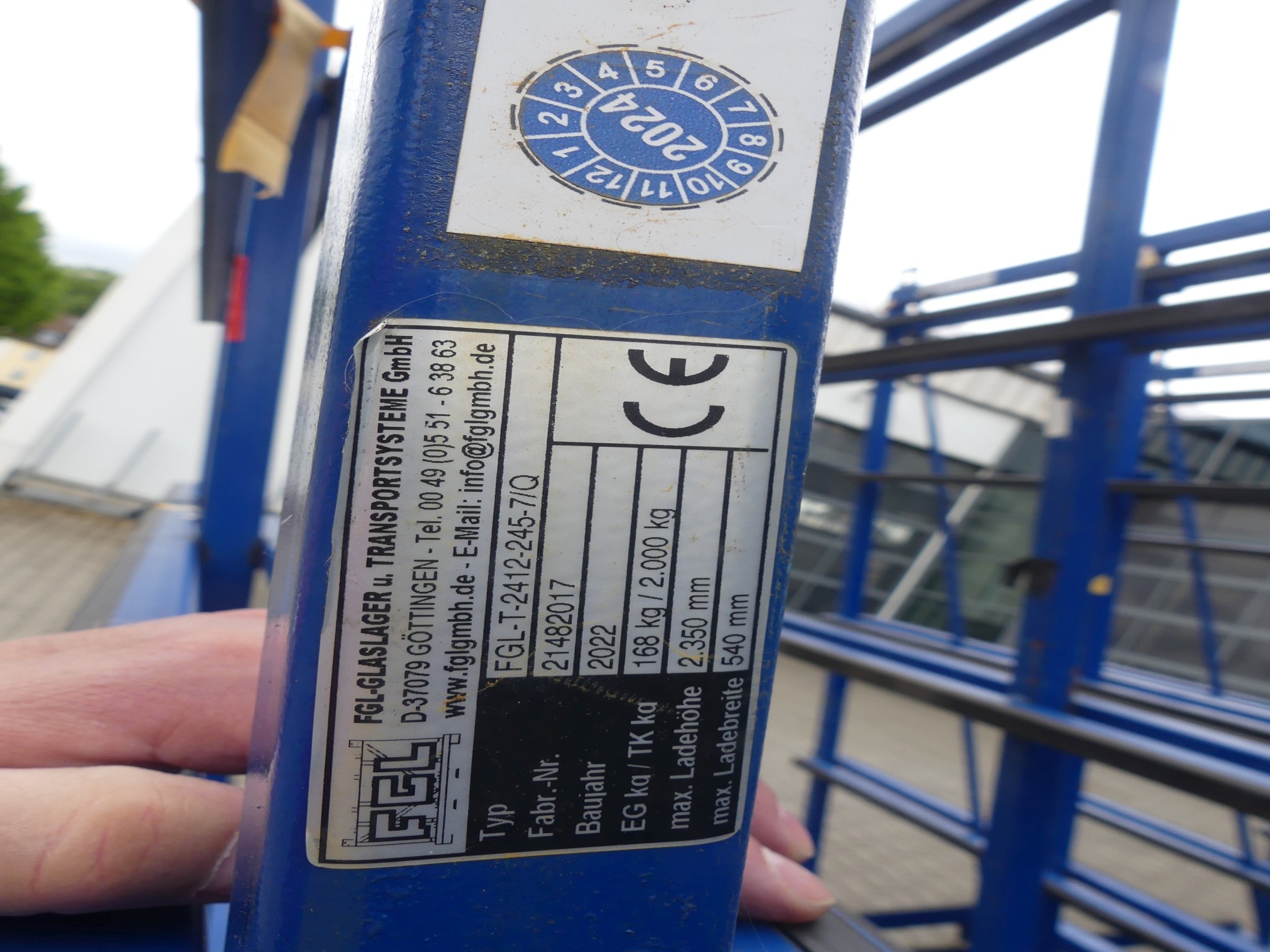 Sprzęt warsztatowy i akcesoria z byłej firmy zajmującej się konstrukcjami metalowymi-3