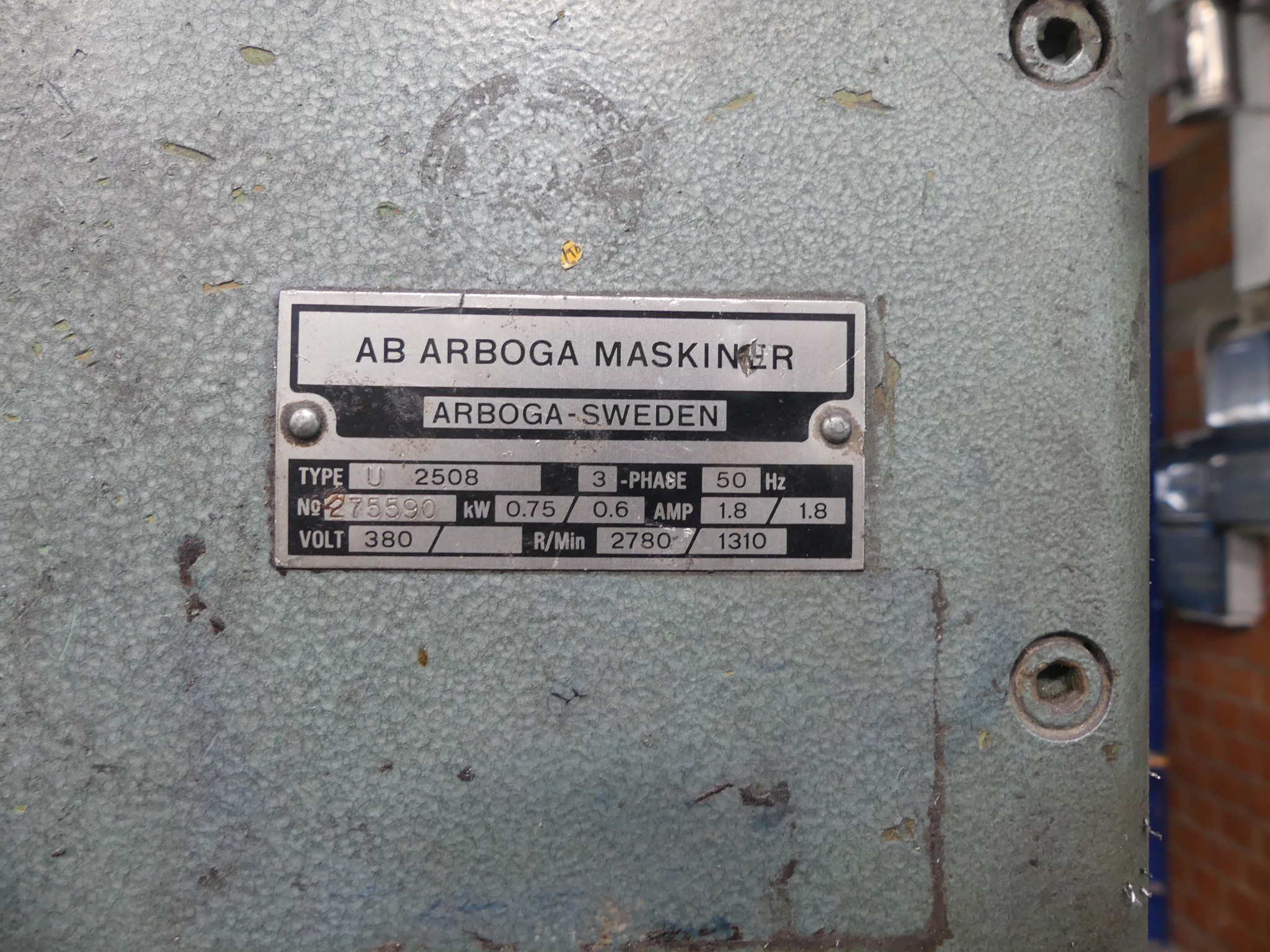 Sprzęt warsztatowy i akcesoria z byłej firmy zajmującej się konstrukcjami metalowymi-3