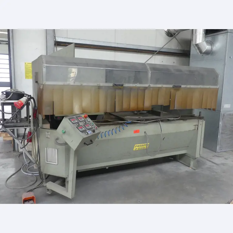 Workshop equipment and accessories from a former metal construction company-1