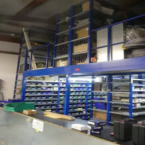 Système de rayonnages de stockage en métal
