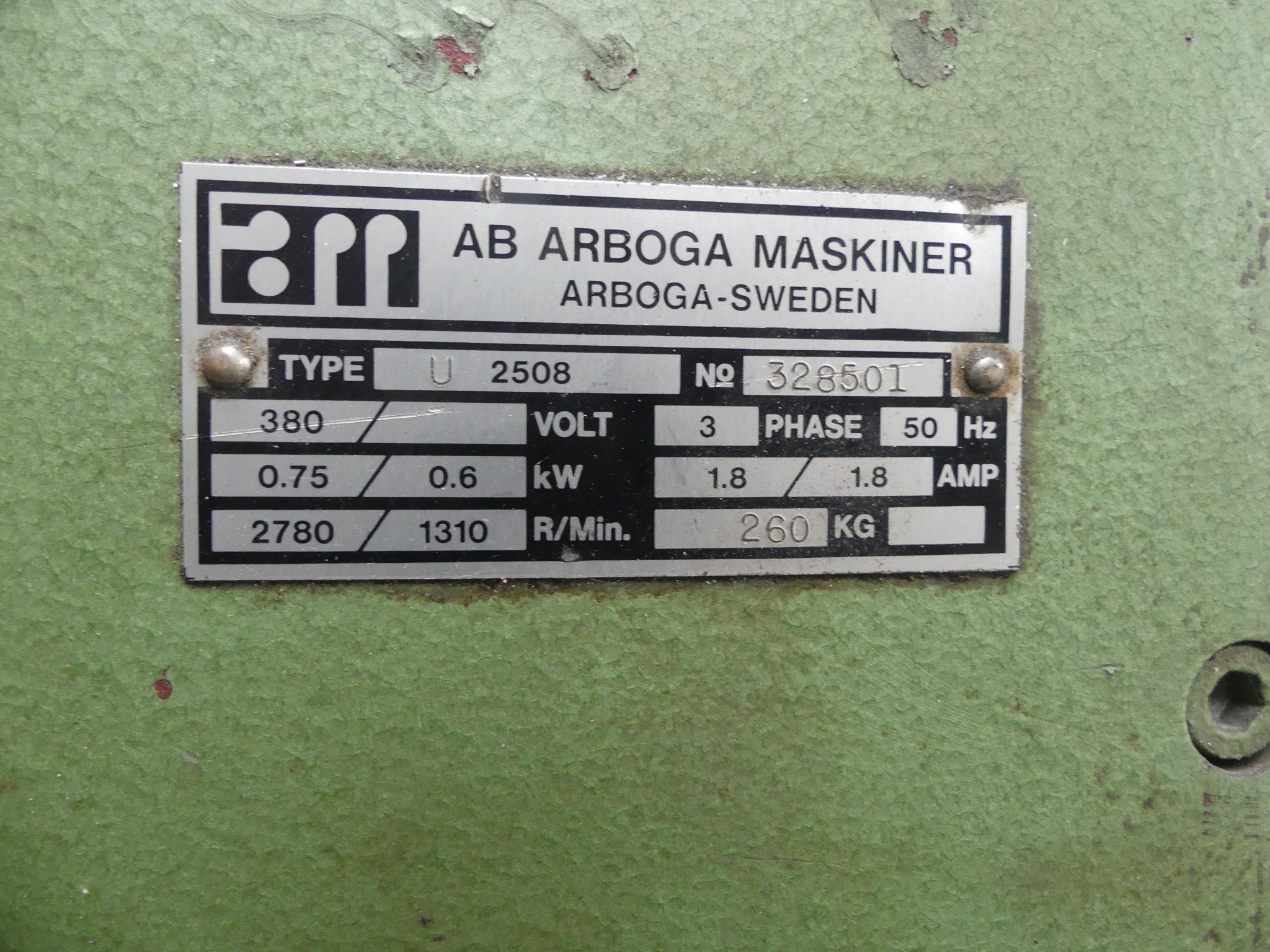 Sprzęt warsztatowy i akcesoria z byłej firmy zajmującej się konstrukcjami metalowymi-4