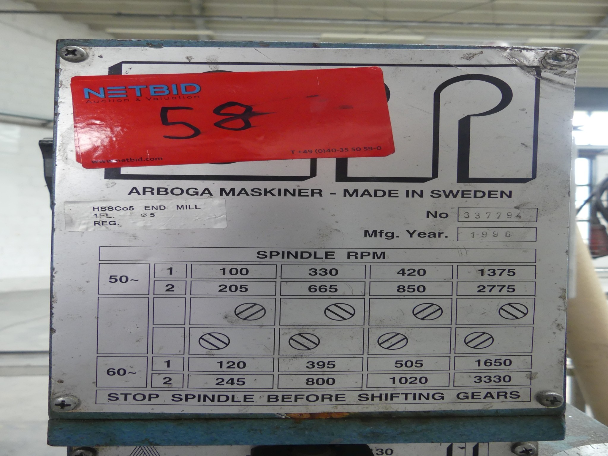 Sprzęt warsztatowy i akcesoria z byłej firmy zajmującej się konstrukcjami metalowymi-2