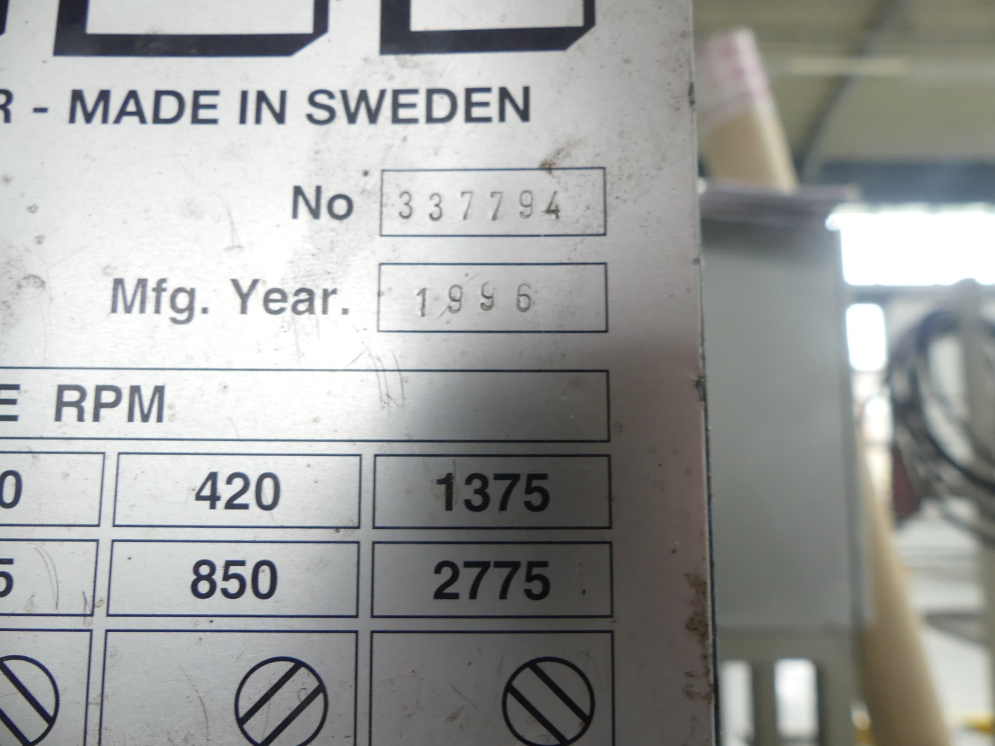 Sprzęt warsztatowy i akcesoria z byłej firmy zajmującej się konstrukcjami metalowymi-3