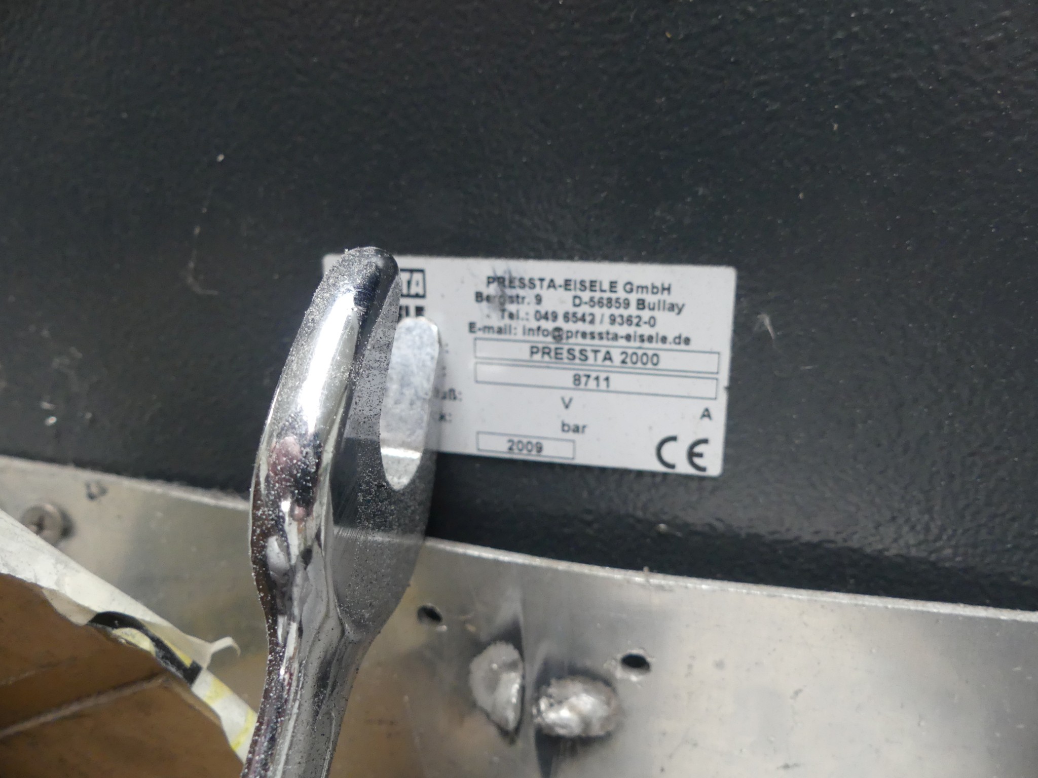 Sprzęt warsztatowy i akcesoria z byłej firmy zajmującej się konstrukcjami metalowymi-3