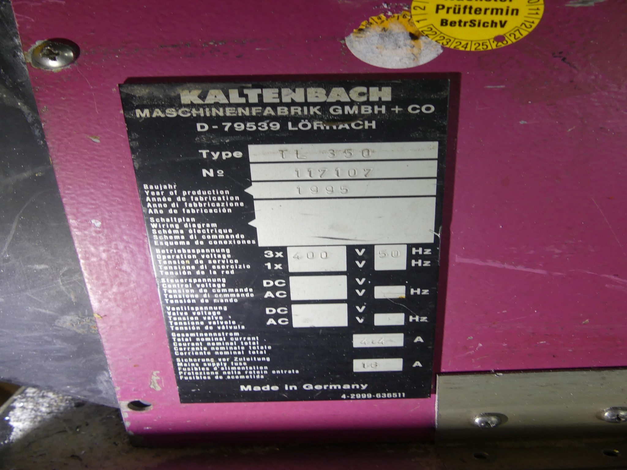 Sprzęt warsztatowy i akcesoria z byłej firmy zajmującej się konstrukcjami metalowymi-2