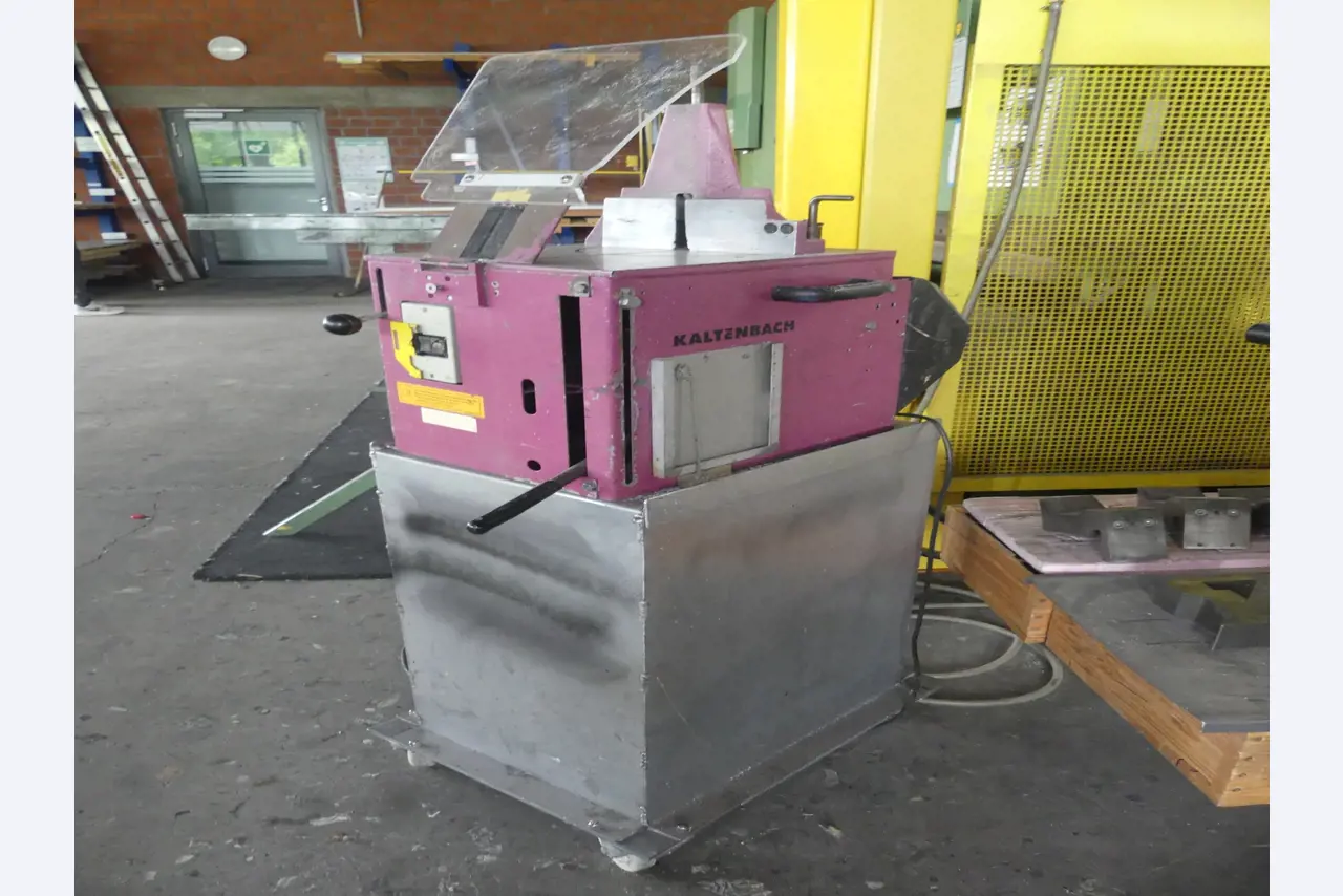 Workshop equipment and accessories from a former metal construction company-3