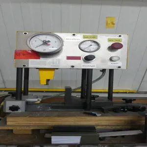 Máquina de ensaio para resistência ao cisalhamento Schüco