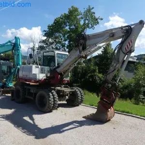 Escavadora de rodas TAKEUCHI TB 175 W
