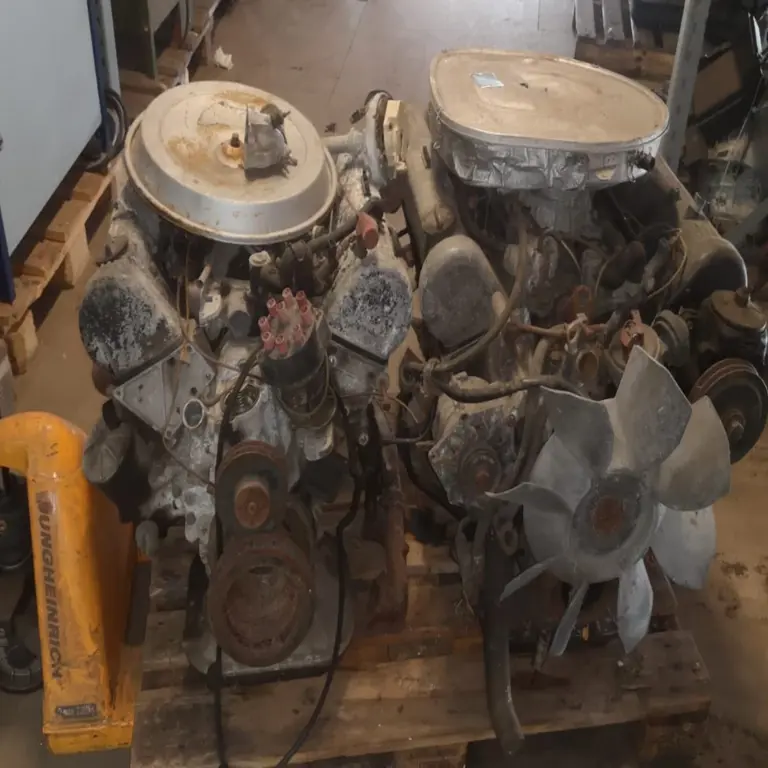 2 Stk. V8 Motoren