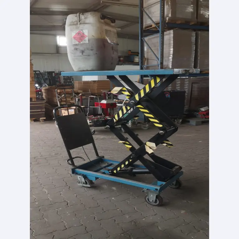 div. Werkstatteinrichtung, Fahrzeuge und Lagerbestand-1