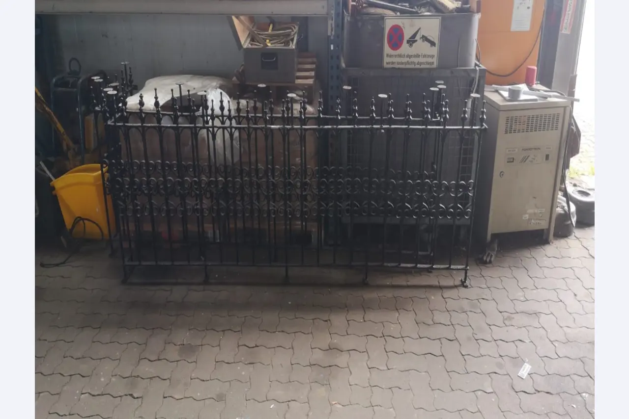 div. Werkstatteinrichtung, Fahrzeuge und Lagerbestand-1