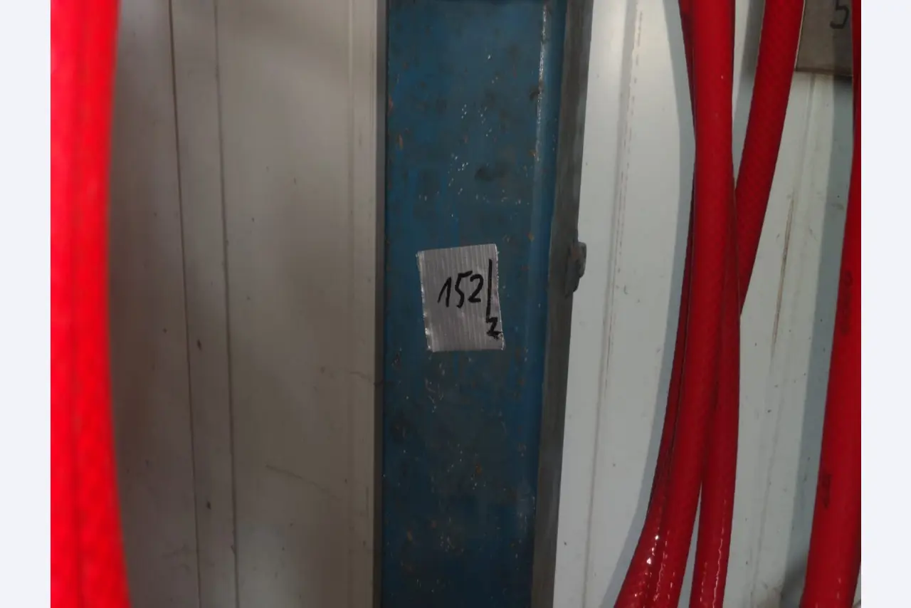 div. Werkstatteinrichtung, Fahrzeuge und Lagerbestand-5