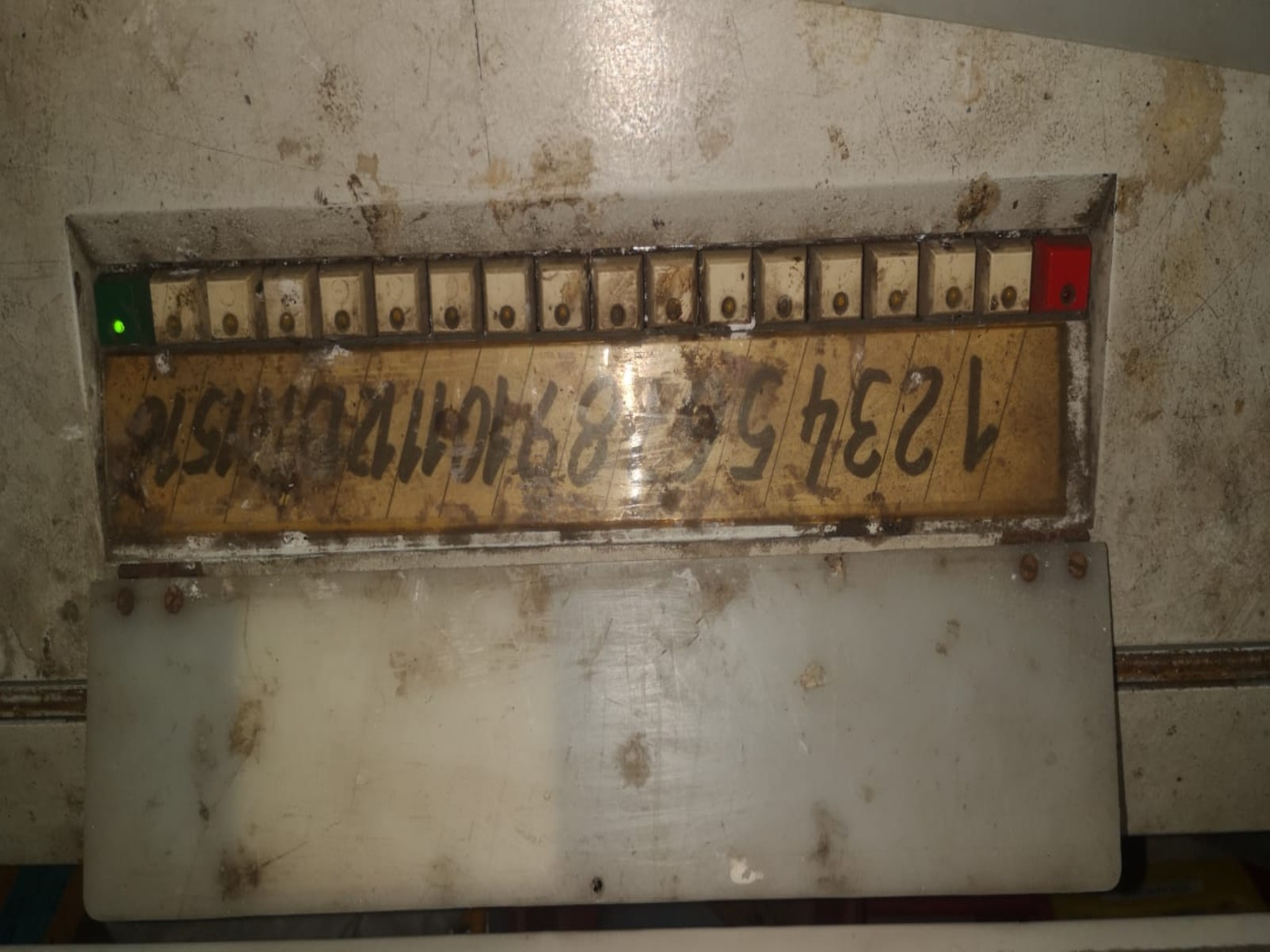 div. Werkstatteinrichtung, Fahrzeuge und Lagerbestand-3