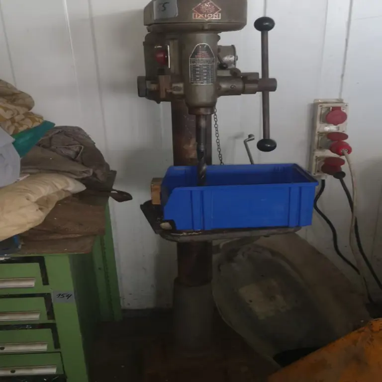 Standbohrmachine Ixion
