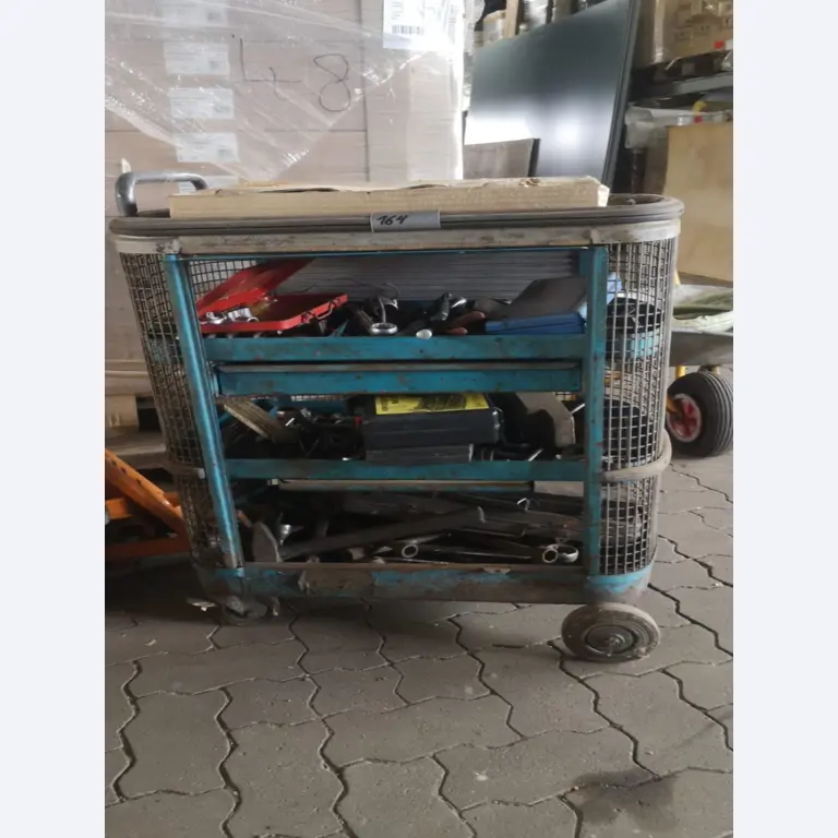 div. Werkstatteinrichtung, Fahrzeuge und Lagerbestand-1