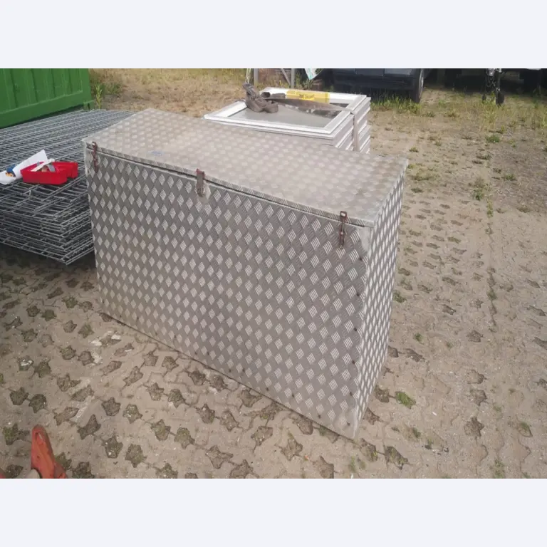 div. Werkstatteinrichtung, Fahrzeuge und Lagerbestand-1