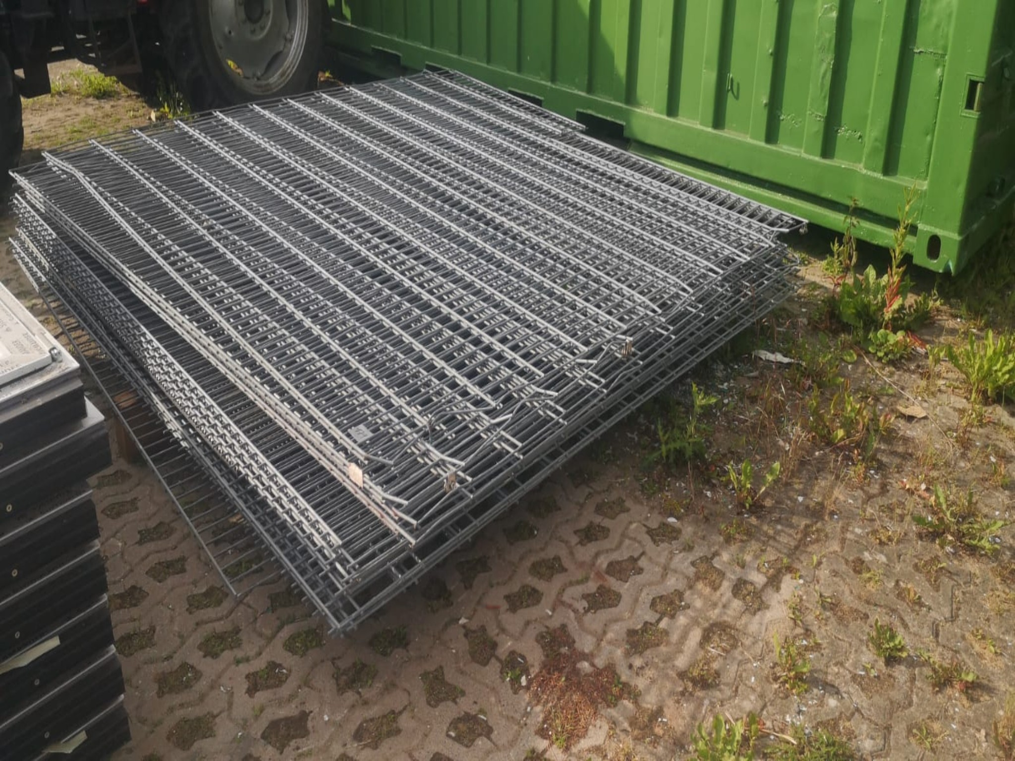 div. Werkstatteinrichtung, Fahrzeuge und Lagerbestand-1