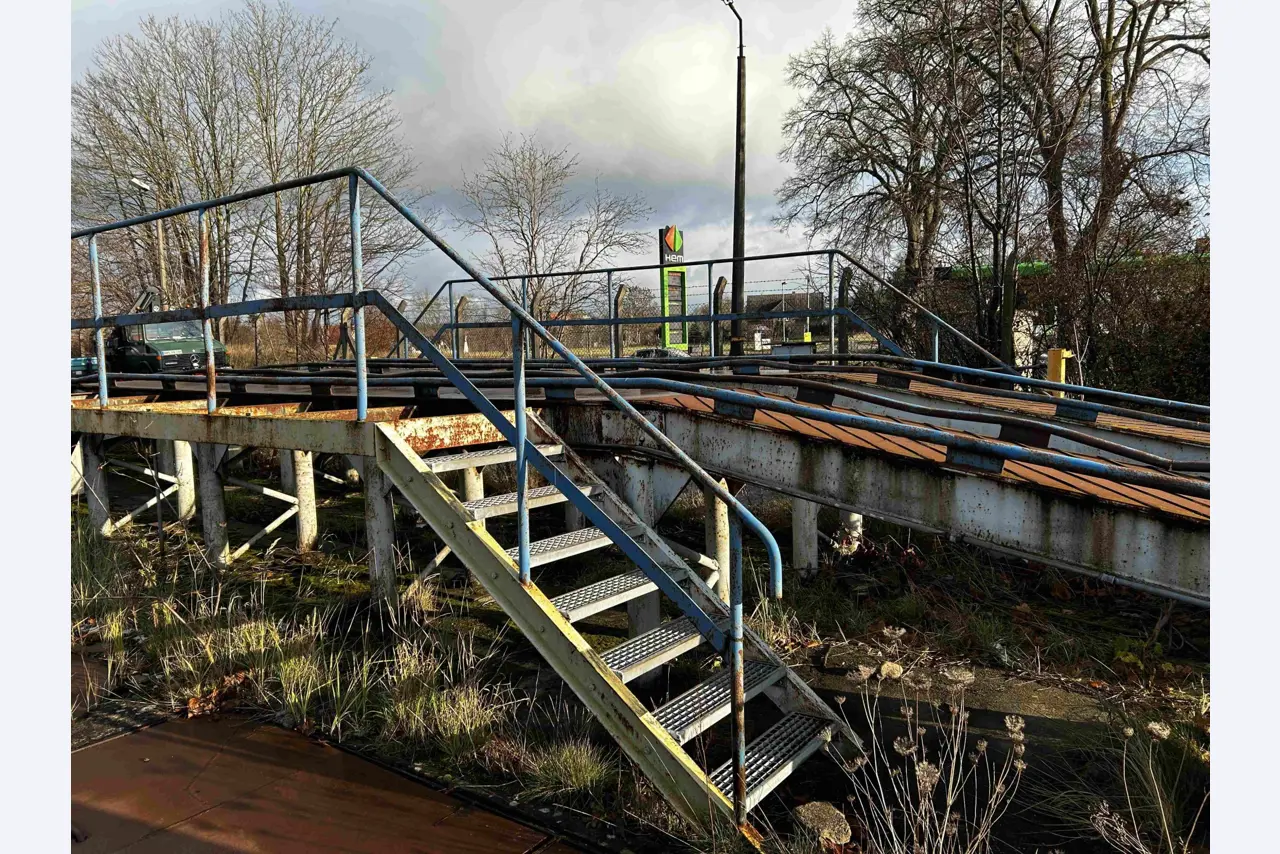 various cars, trucks, motorcycles, work machines and factory equipment-4