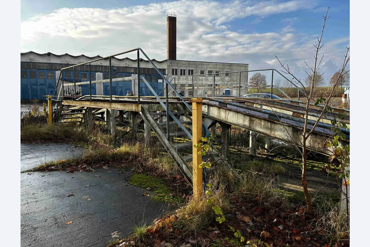 various cars, trucks, motorcycles, work machines and factory equipment-8