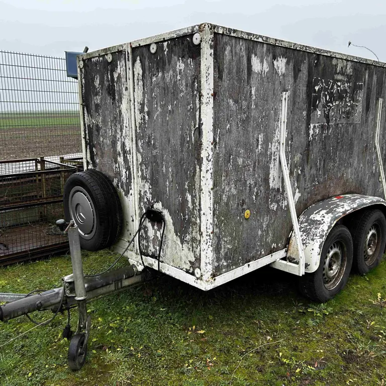 Trailer AA Leihmich