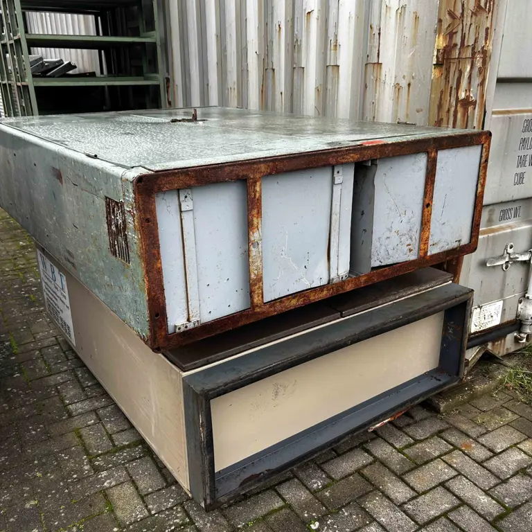 2 Stk. Workshop cabinets