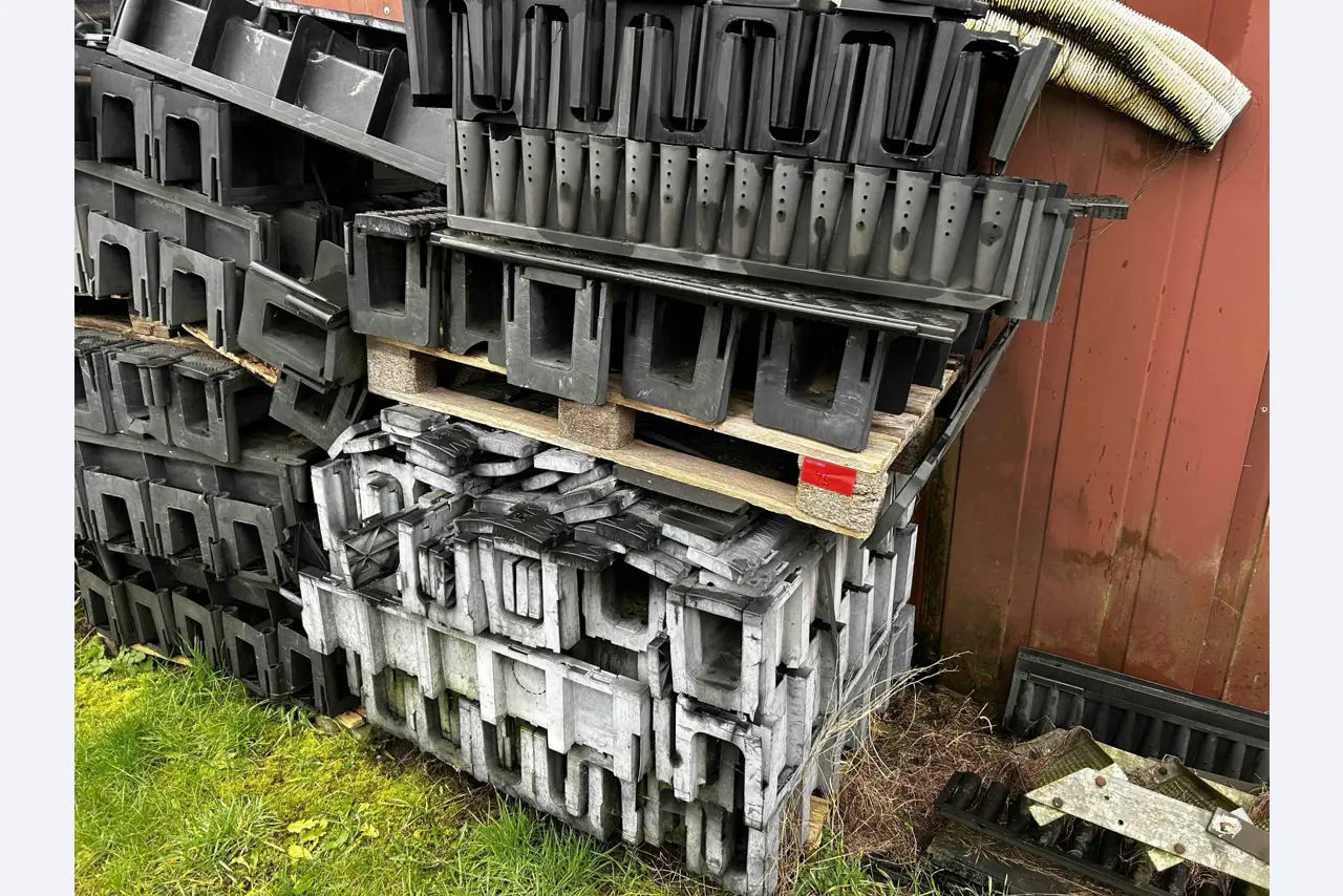 various cars, trucks, motorcycles, work machines and factory equipment-1