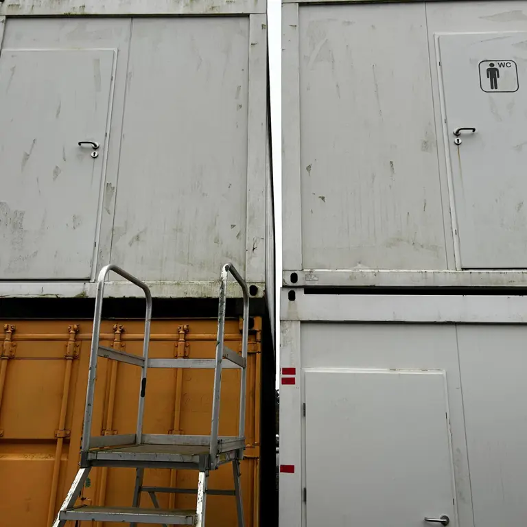 Toilet container facility