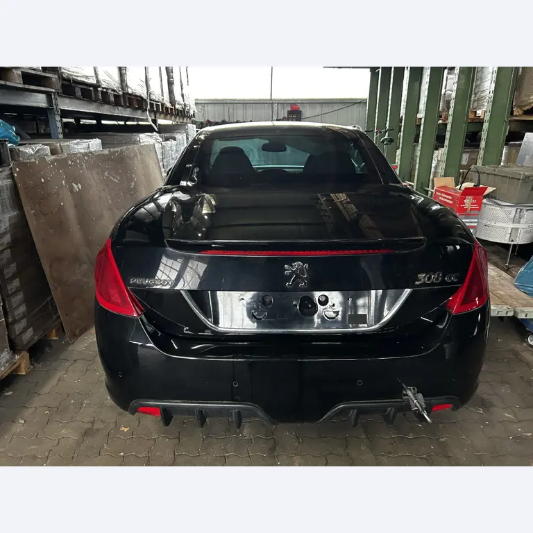 různé osobní a nákladní automobily, motocykly, pracovní stroje a tovární zařízení.-5