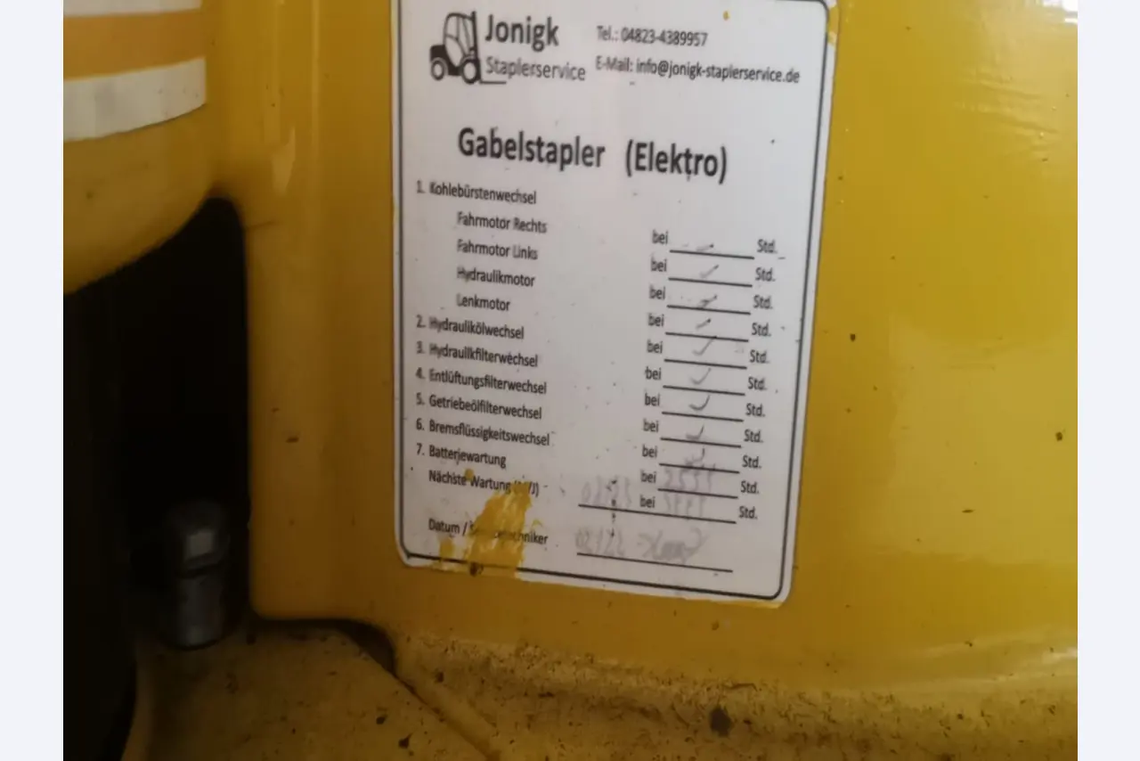 div. Werkstatteinrichtung, Fahrzeuge und Lagerbestand-7