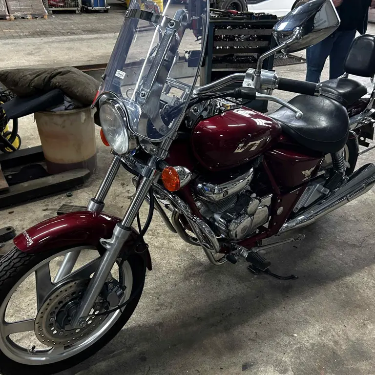 Motorcycle Daelim VT