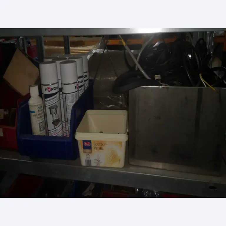 div. Werkstatteinrichtung, Fahrzeuge und Lagerbestand-6