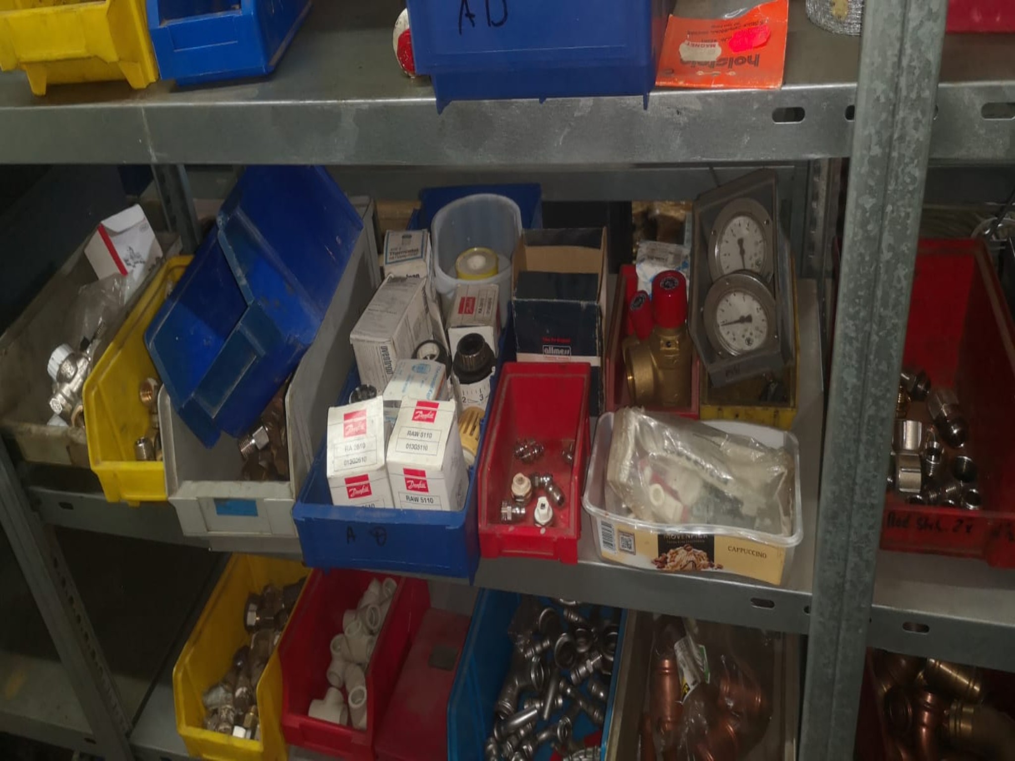 div. Werkstatteinrichtung, Fahrzeuge und Lagerbestand-7