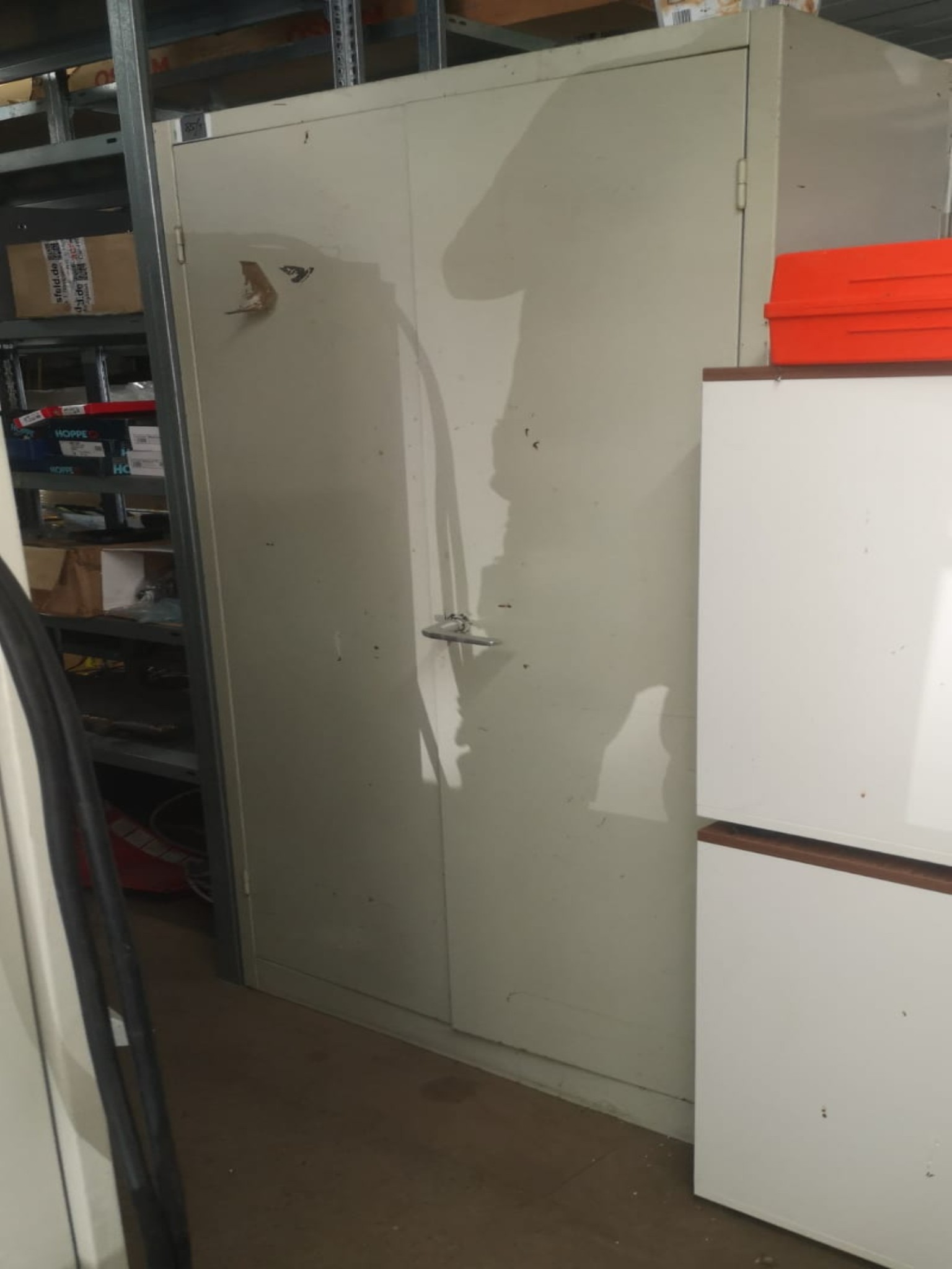 div. Werkstatteinrichtung, Fahrzeuge und Lagerbestand-1