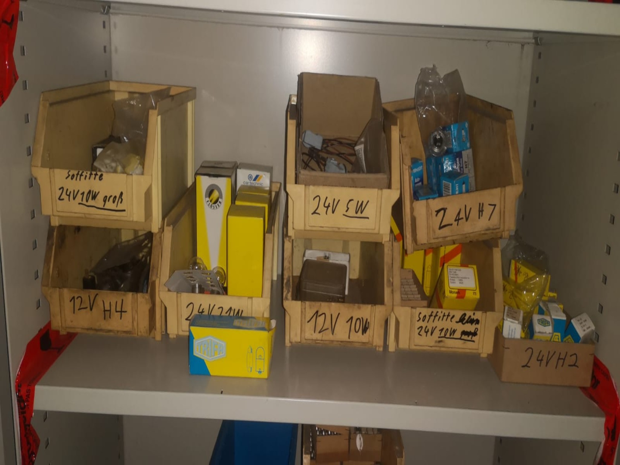 div. Werkstatteinrichtung, Fahrzeuge und Lagerbestand-3