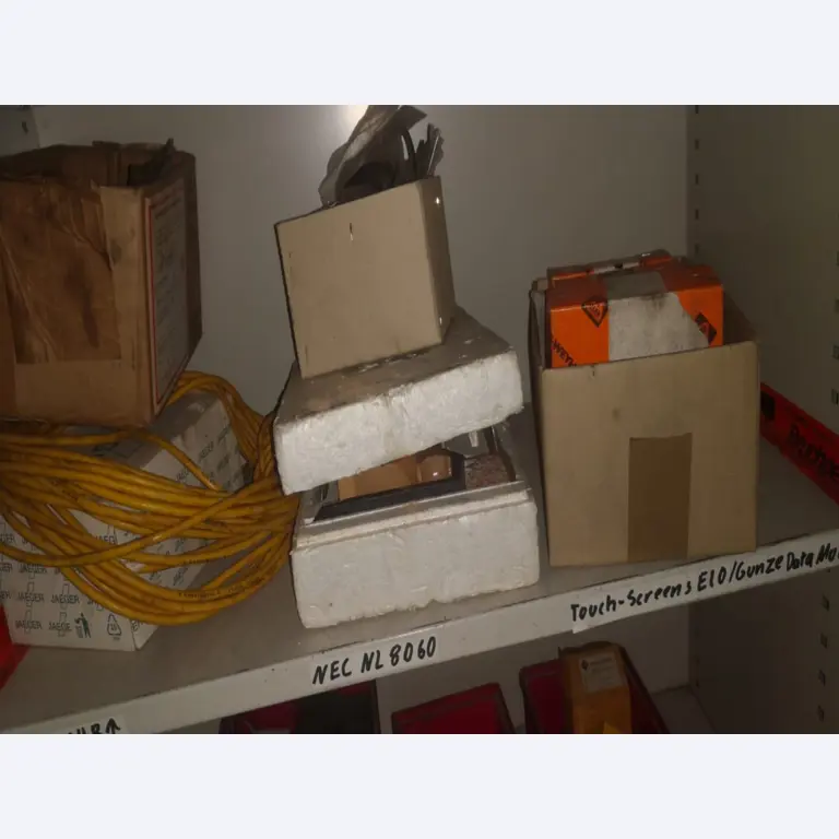 div. Werkstatteinrichtung, Fahrzeuge und Lagerbestand-5