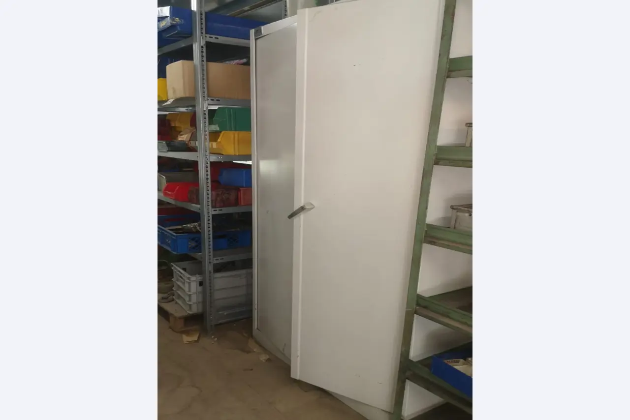 div. Werkstatteinrichtung, Fahrzeuge und Lagerbestand-1