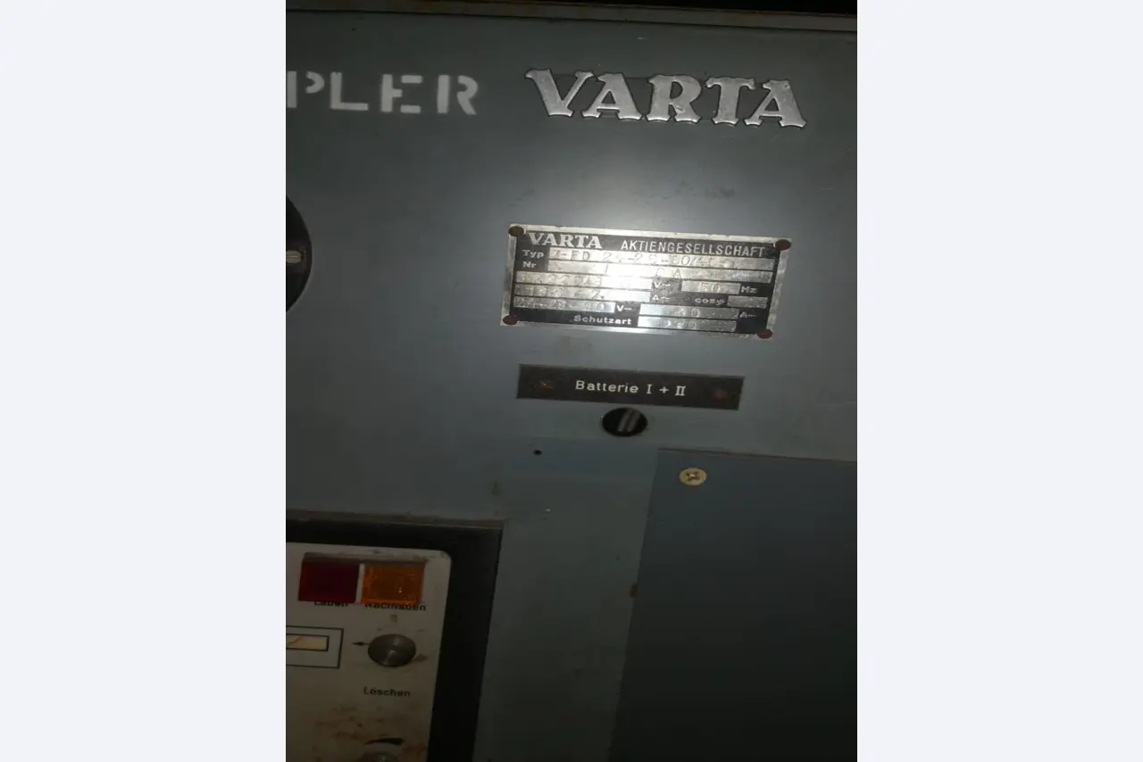 div. Werkstatteinrichtung, Fahrzeuge und Lagerbestand-2