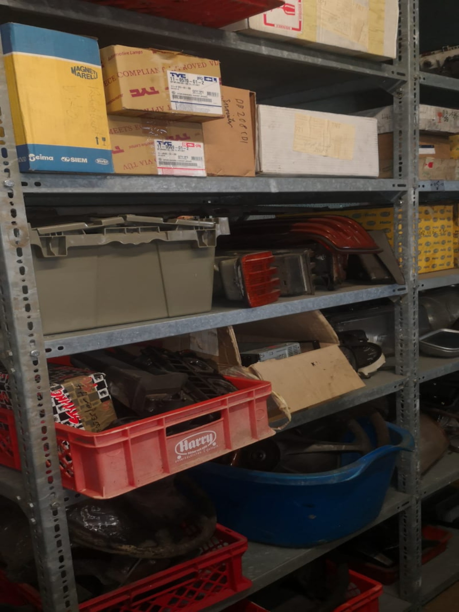 div. Werkstatteinrichtung, Fahrzeuge und Lagerbestand-2
