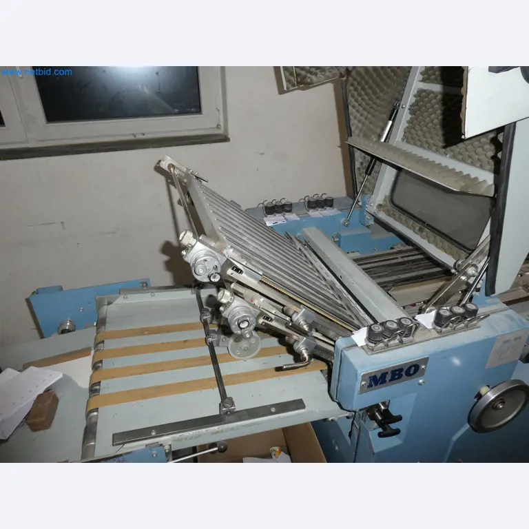 Tiskařské a třídicí stroje-4