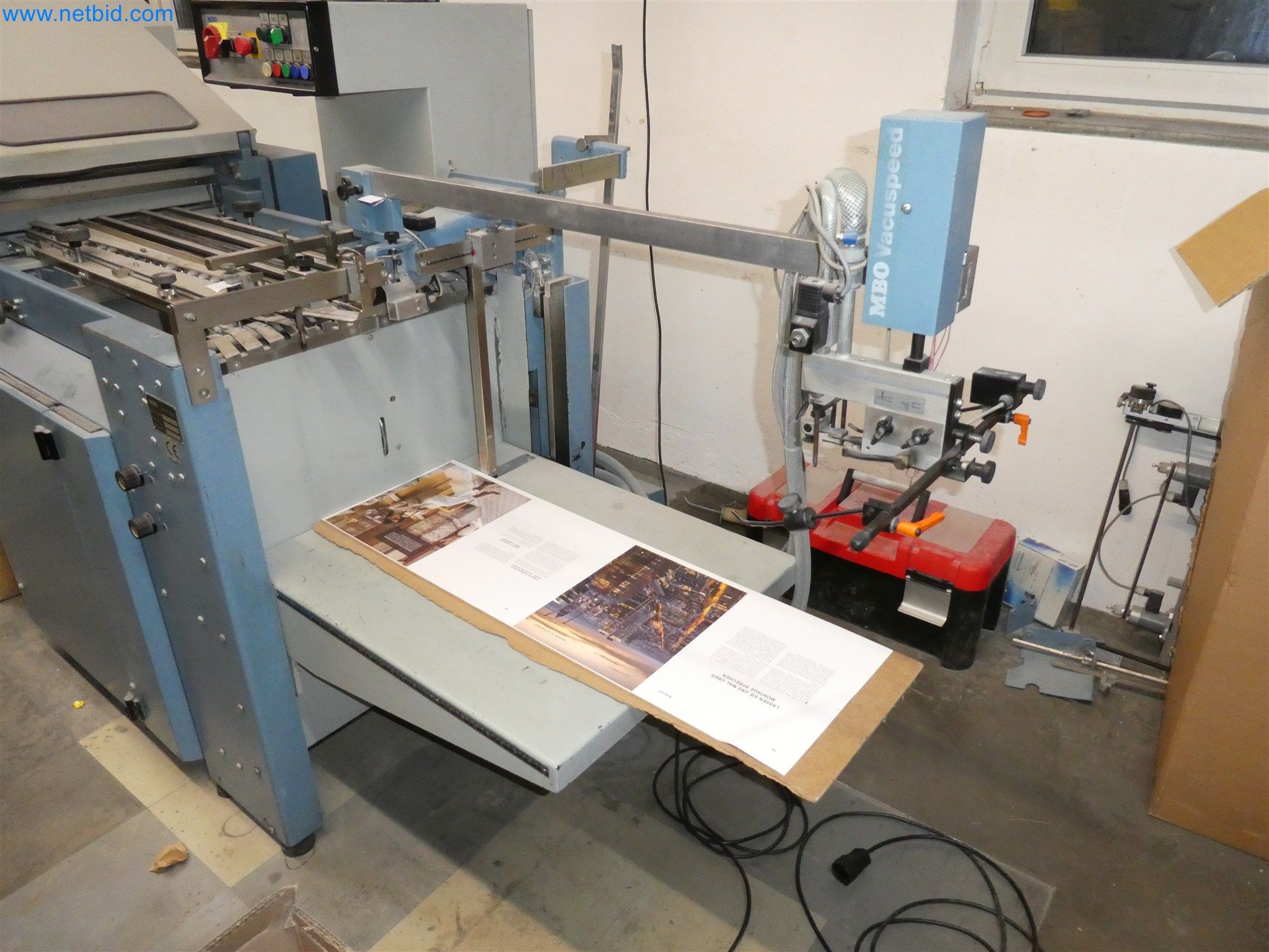 Tiskařské a třídicí stroje-8