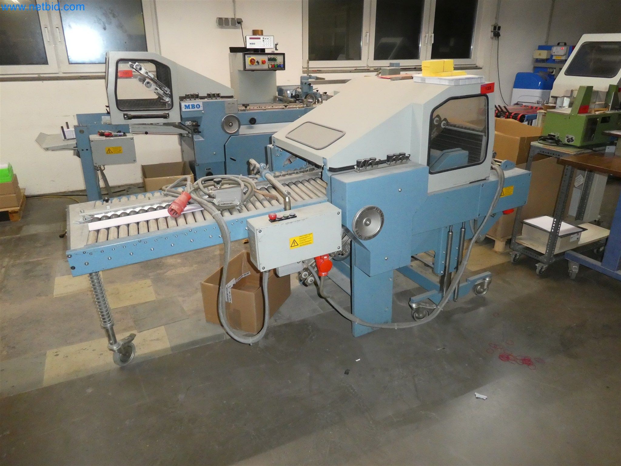 Tiskařské a třídicí stroje-1