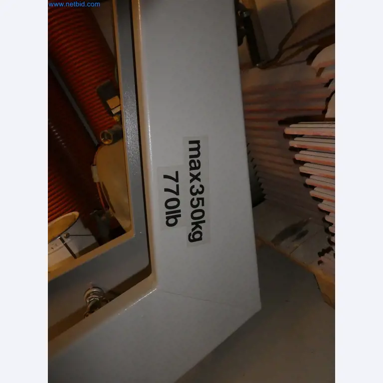 Tiskařské a třídicí stroje-3