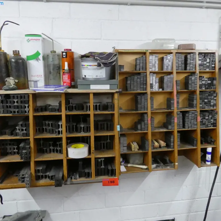 1 Posten Letters and various accessories for platens