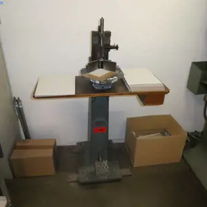 Corner round punch Karl Tränklein