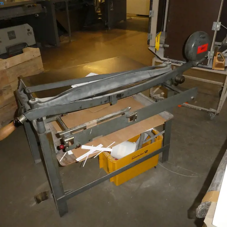 Paper cutting board Robust 800