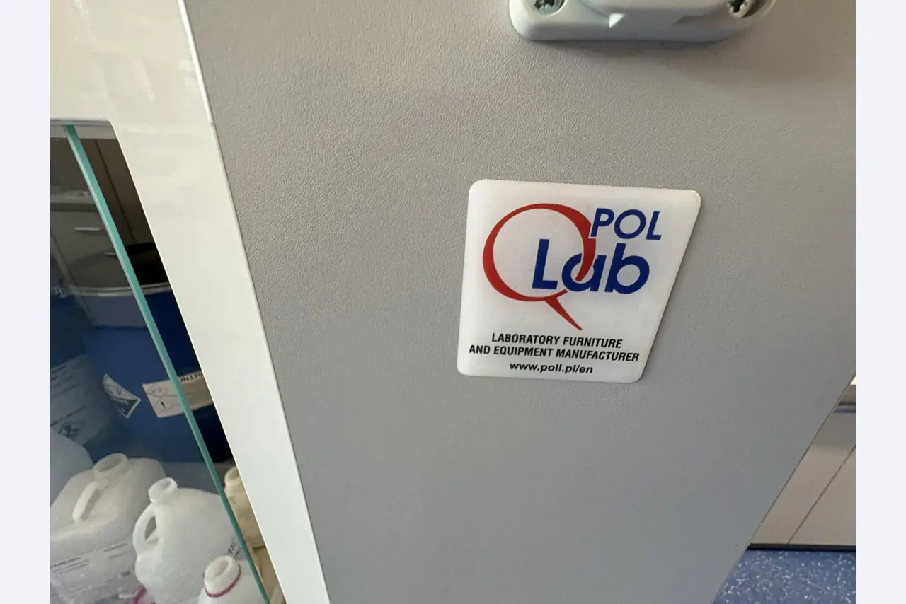 Hochwertige Labor- und Analysegeräte-7