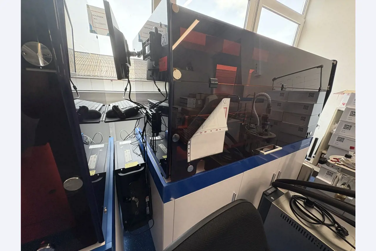 High-quality laboratory and analysis equipment-6