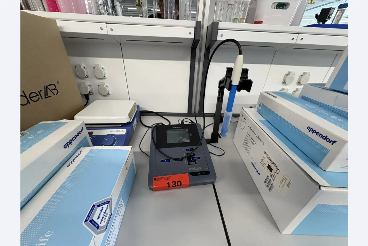 High-quality laboratory and analysis equipment-1
