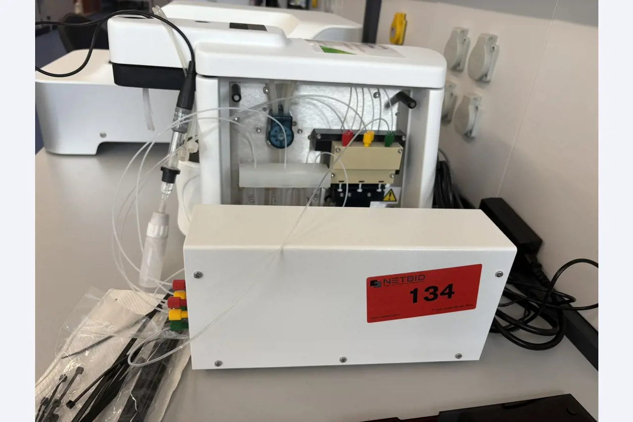 Wysokiej jakości sprzęt laboratoryjny i analityczny-10